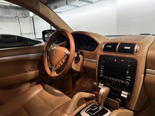 2010 Porsche Cayenne Base