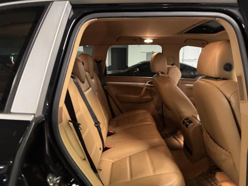 2010 Porsche Cayenne Base