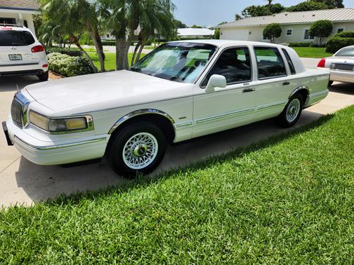 1996 Lincoln Town Car Executive