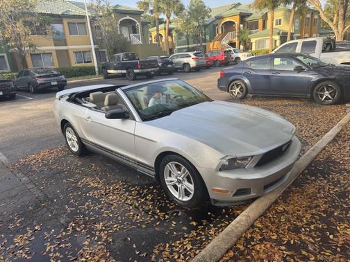 2010 Ford Mustang Premium