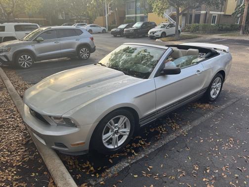 2010 Ford Mustang Premium