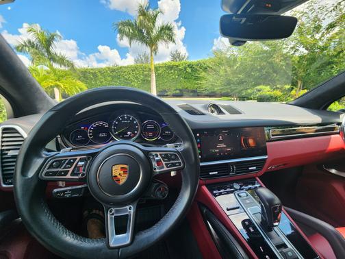 2023 Porsche Cayenne E-Hybrid Turbo S