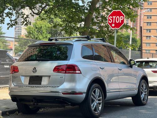 2017 Volkswagen Touareg V6 Wolfsburg Edition