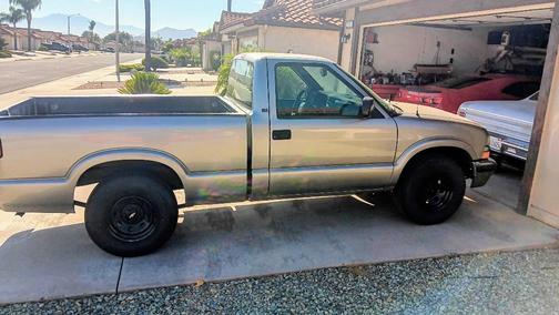 1998 Chevrolet S-10 LS