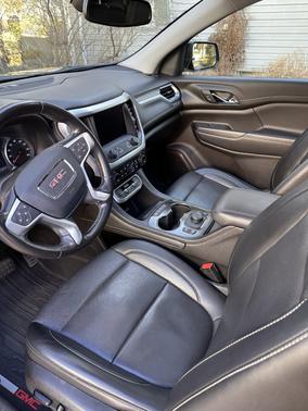 Black 2021 GMC Acadia SLT