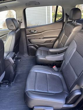Black 2021 GMC Acadia SLT