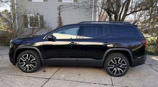 Black 2021 GMC Acadia SLT
