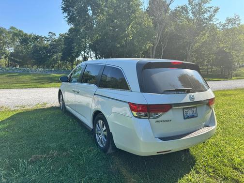 White 2015 Honda Odyssey EX-L