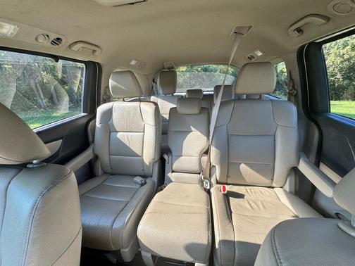 White 2015 Honda Odyssey EX-L