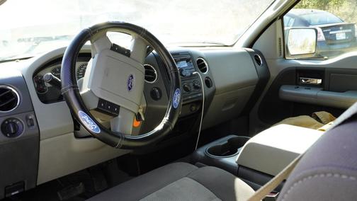 Silver 2006 Ford F-150 XLT SuperCab