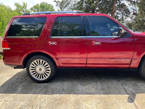 Red 2017 Lincoln Navigator Reserve