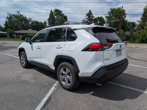 2022 Toyota RAV4 Hybrid XLE