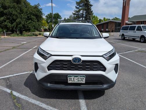 2022 Toyota RAV4 Hybrid XLE