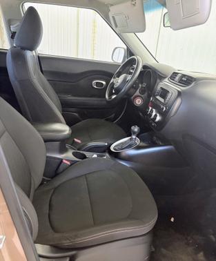 Beige 2014 Kia Soul Base