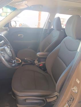 Beige 2014 Kia Soul Base
