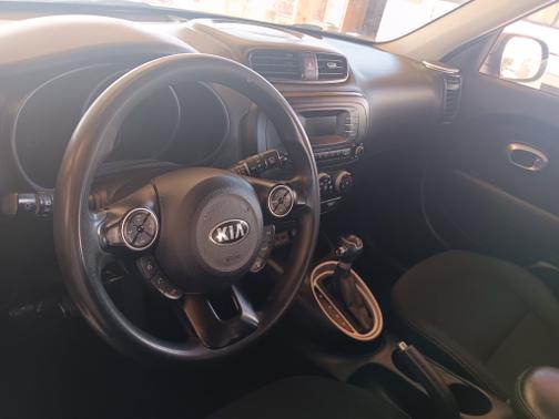 Beige 2014 Kia Soul Base