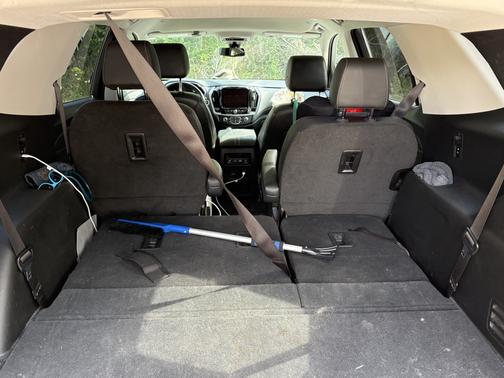 White 2020 Chevrolet Traverse LT Leather