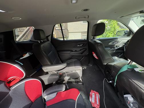 White 2020 Chevrolet Traverse LT Leather