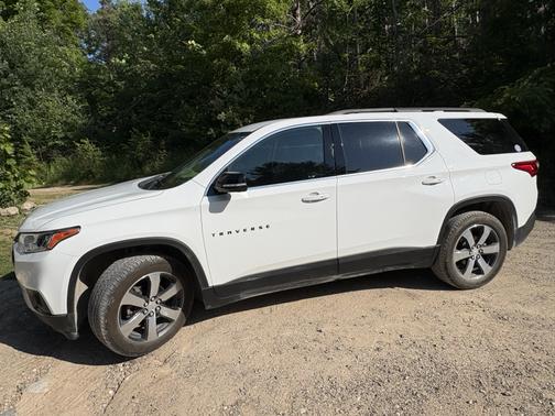 White 2020 Chevrolet Traverse LT Leather