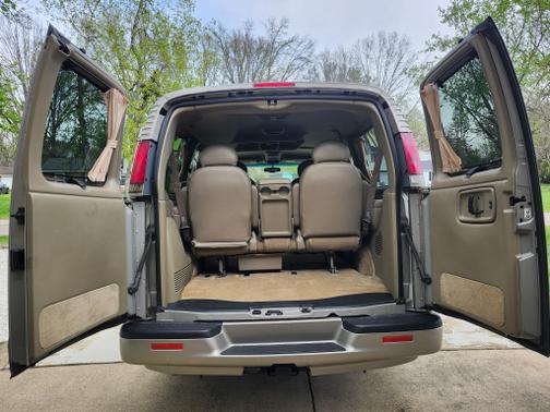 Beige 2001 Chevrolet Express 1500 LT Wagon