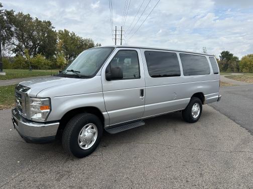 2012 Ford E350 Super Duty XLT