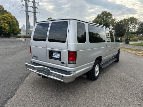 2012 Ford E350 Super Duty XLT