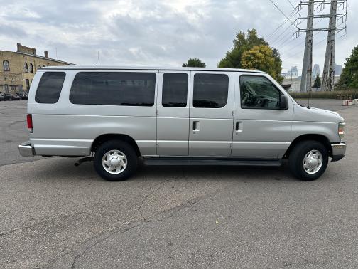 2012 Ford E350 Super Duty XLT