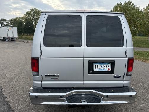 2012 Ford E350 Super Duty XLT