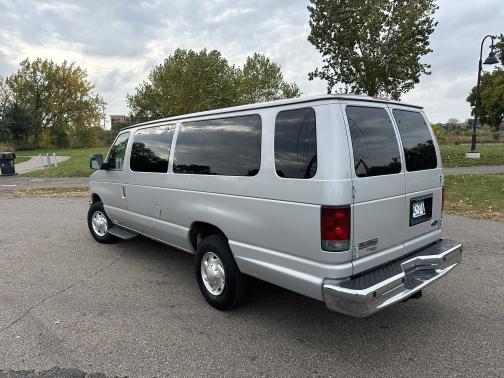 2012 Ford E350 Super Duty XLT