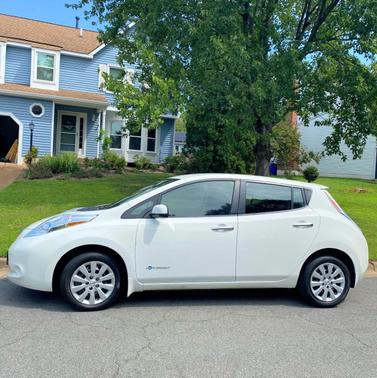 White 2017 Nissan Leaf S