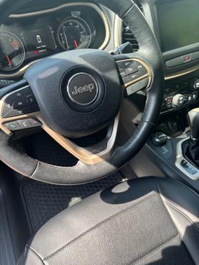 White 2016 Jeep Cherokee Latitude