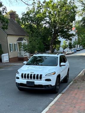 White 2016 Jeep Cherokee Latitude
