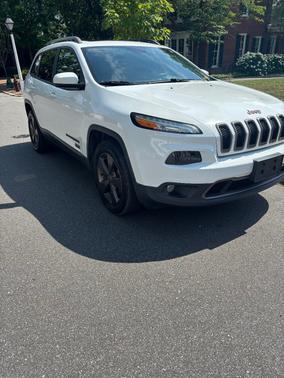 White 2016 Jeep Cherokee Latitude
