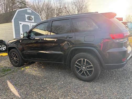Black 2018 Jeep Grand Cherokee Trailhawk