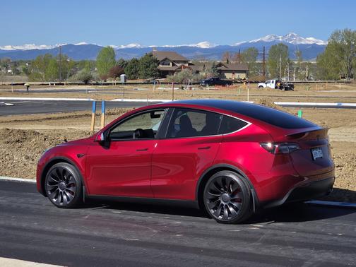 2025 Tesla Model Y Performance