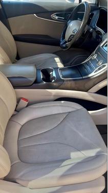 White 2017 Lincoln MKX Reserve