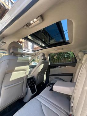 White 2017 Lincoln MKX Reserve