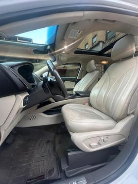White 2017 Lincoln MKX Reserve