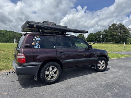 2005 Toyota Land Cruiser Base