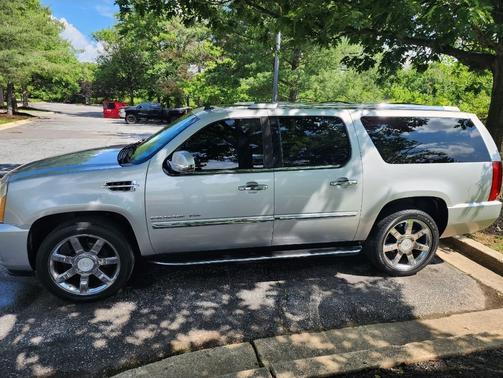 2011 Cadillac Escalade ESV Luxury