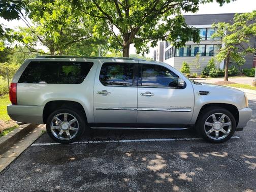 2011 Cadillac Escalade ESV Luxury