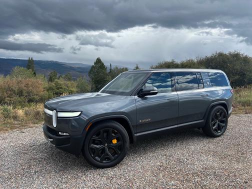 2023 Rivian R1S Adventure Quad-Motor Large Package
