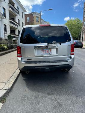 Silver 2013 Honda Pilot EX