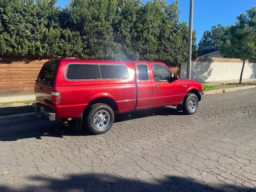 Red 2002 Ford Ranger XLT SuperCab