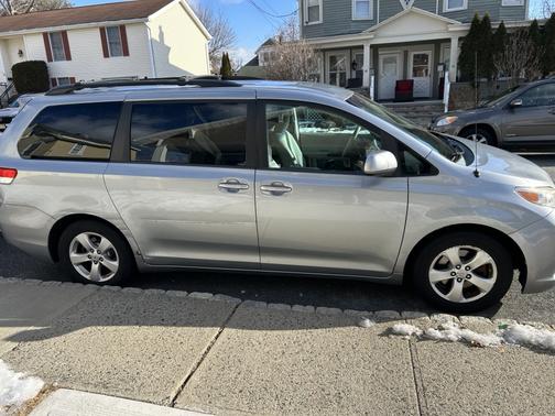 2013 Toyota Sienna LE