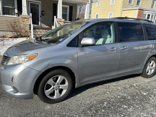 2013 Toyota Sienna LE