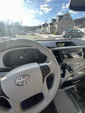 2013 Toyota Sienna LE