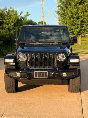 Black 2021 Jeep Gladiator High Altitude