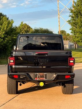 Black 2021 Jeep Gladiator High Altitude