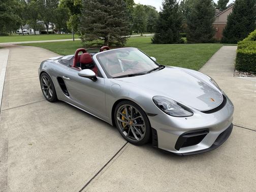 Silver 2022 Porsche 718 Spyder 718 Spyder